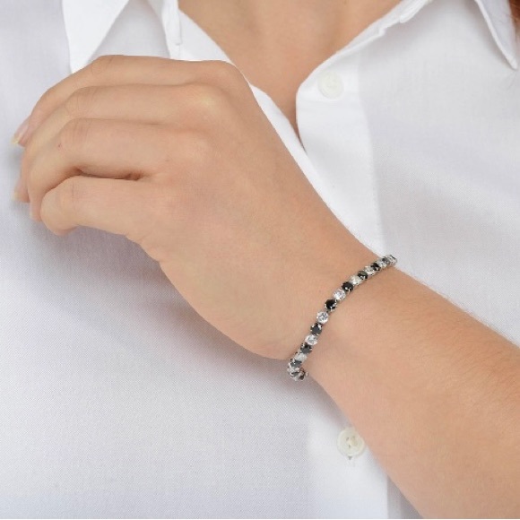 Simulated Black & White Diamond Tennis Bracelet in Silvertone (8 in) 7.9… - Picture 3 of 16